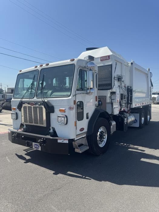 2026 Peterbilt 520 — photo 2