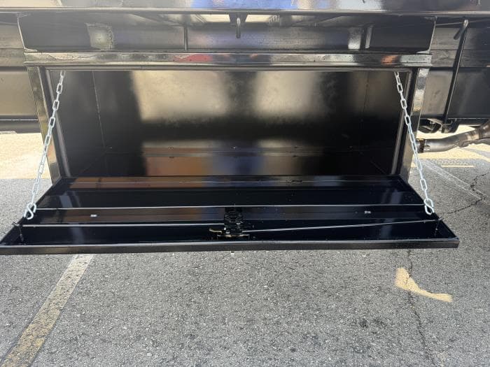 2027 Ford F-750 — photo 9