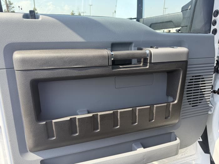 2027 Ford F-750 — photo 13