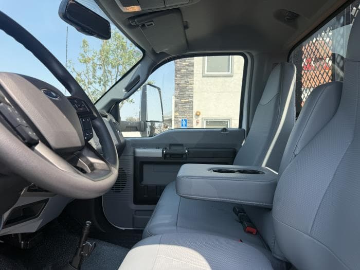 2027 Ford F-750 — photo 15
