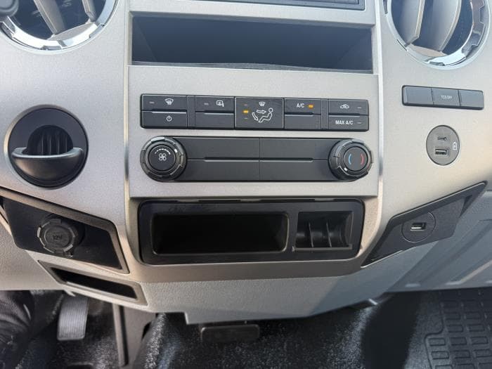 2027 Ford F-750 — photo 19