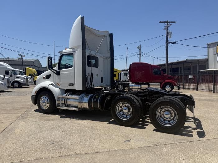 2020 Peterbilt 579 — photo 31