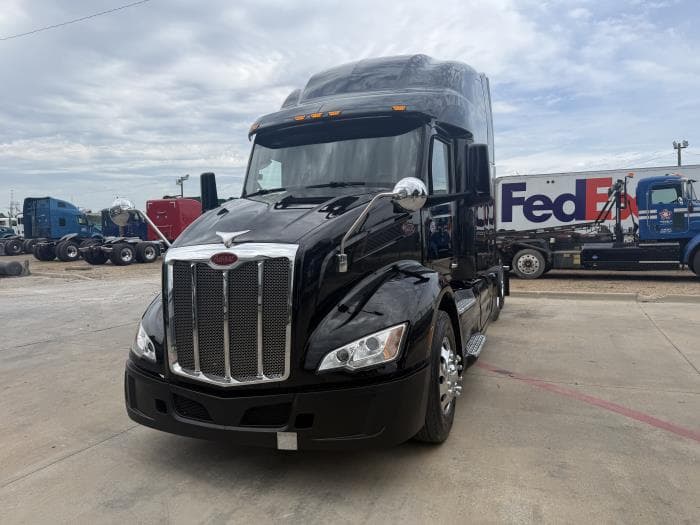 2022 Peterbilt 579 — photo 21