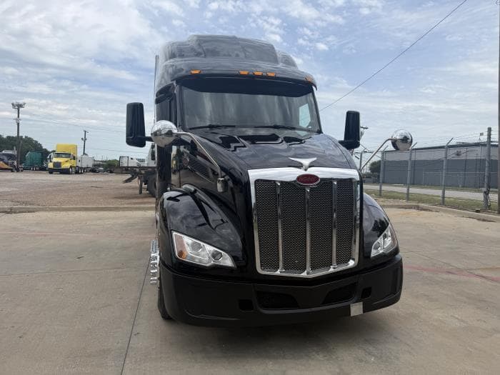 2022 Peterbilt 579 — photo 22