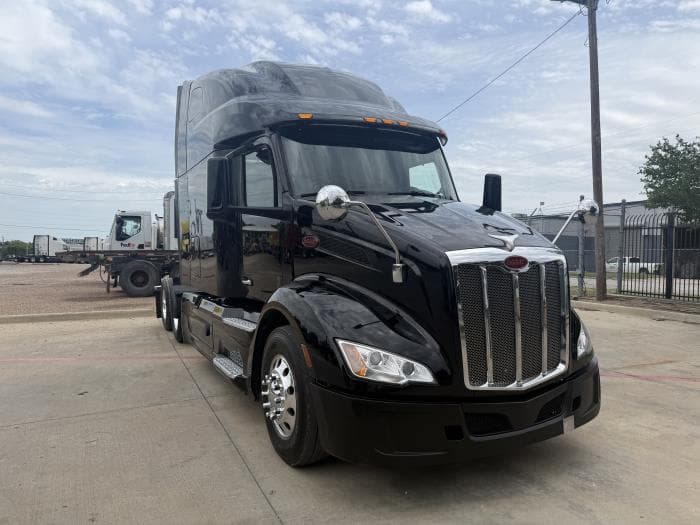 2022 Peterbilt 579 — photo 23