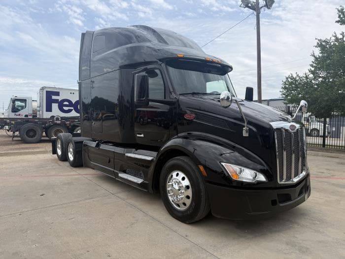 2022 Peterbilt 579 — photo 24