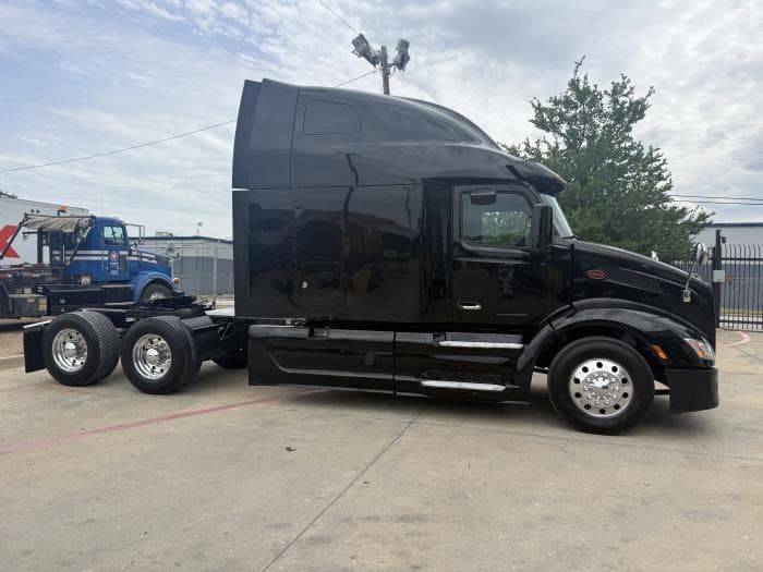 2022 Peterbilt 579 — photo 26