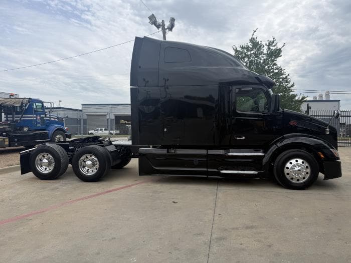 2022 Peterbilt 579 — photo 27