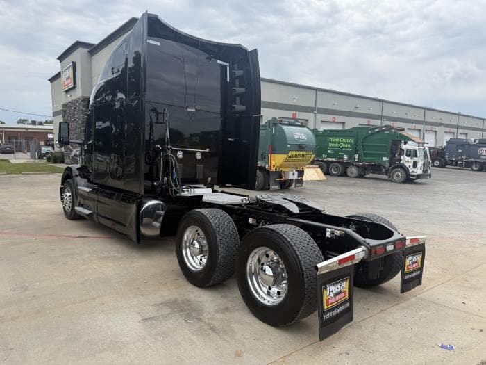 2022 Peterbilt 579 — photo 40