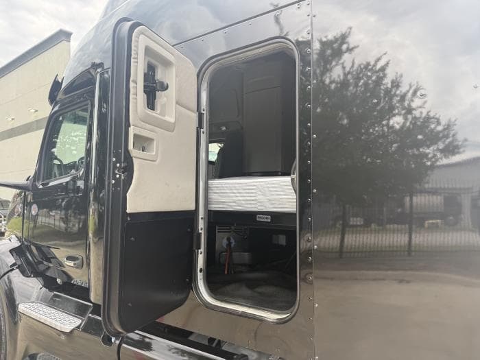 2022 Peterbilt 579 — photo 48