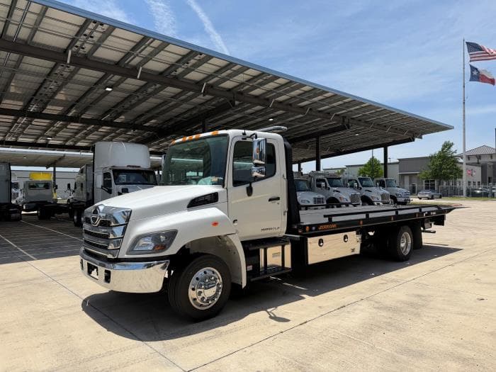 2025 Hino L6