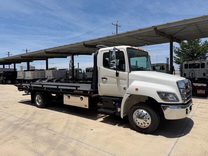 2025 Hino L6