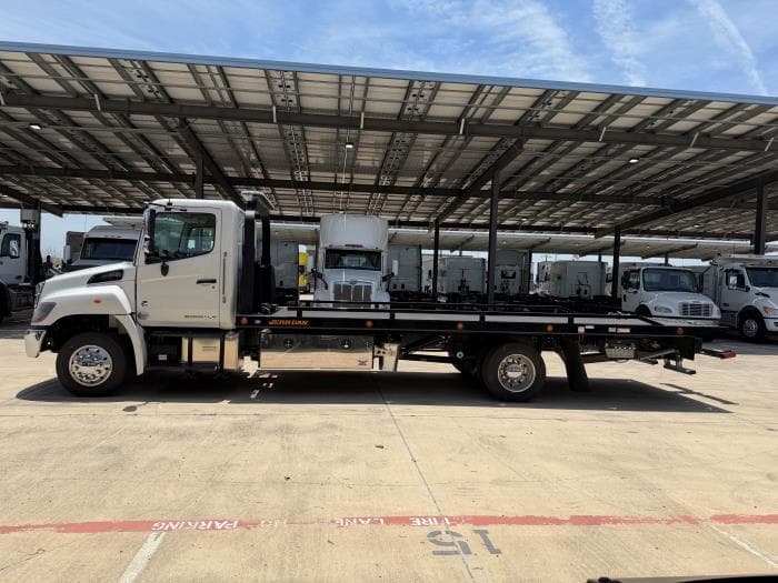 2025 Hino L6