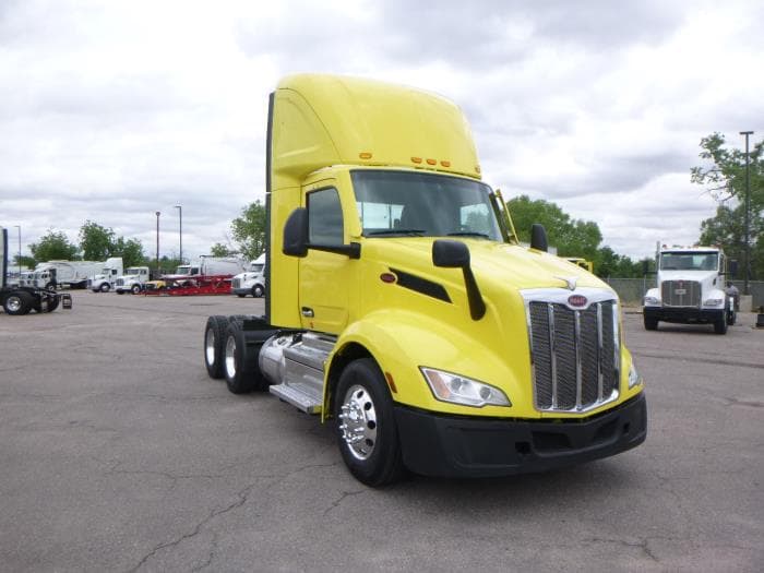 2023 Peterbilt 579 — photo 3