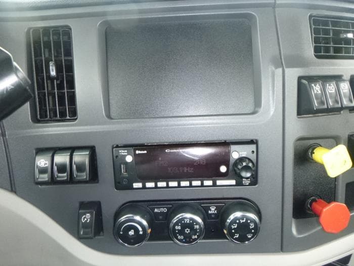 2023 Peterbilt 579 — photo 20