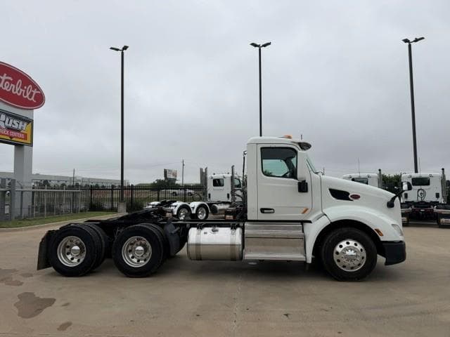 2021 Peterbilt 579 in Fort Worth, TX — photo 10