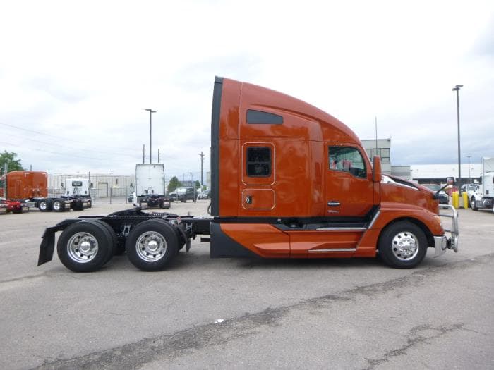2024 Kenworth T680 — photo 9