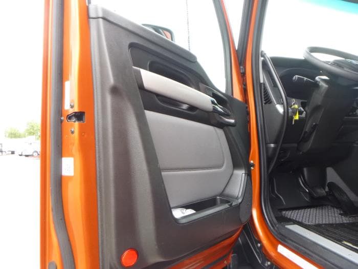 2024 Kenworth T680 — photo 15
