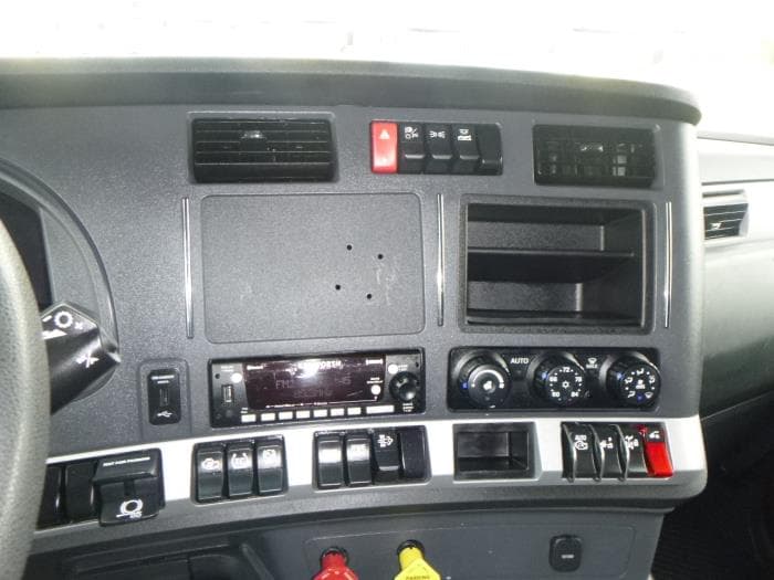 2024 Kenworth T680 — photo 21