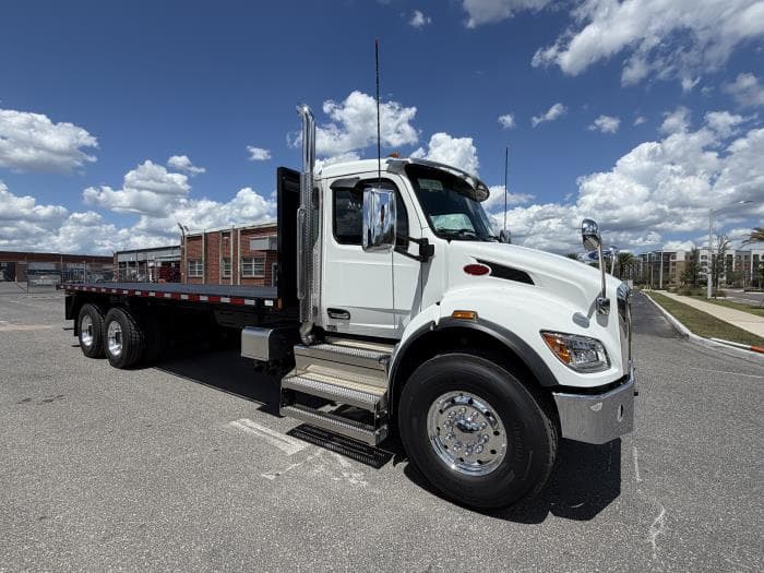 2027 Peterbilt 548 — photo 8