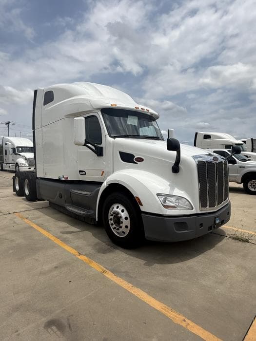 2021 Peterbilt 579 in Laredo, TX — photo 10