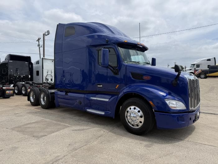 2022 Peterbilt 579 in Memphis, TN — photo 27