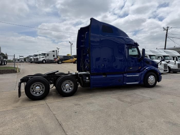 2022 Peterbilt 579 in Memphis, TN — photo 32