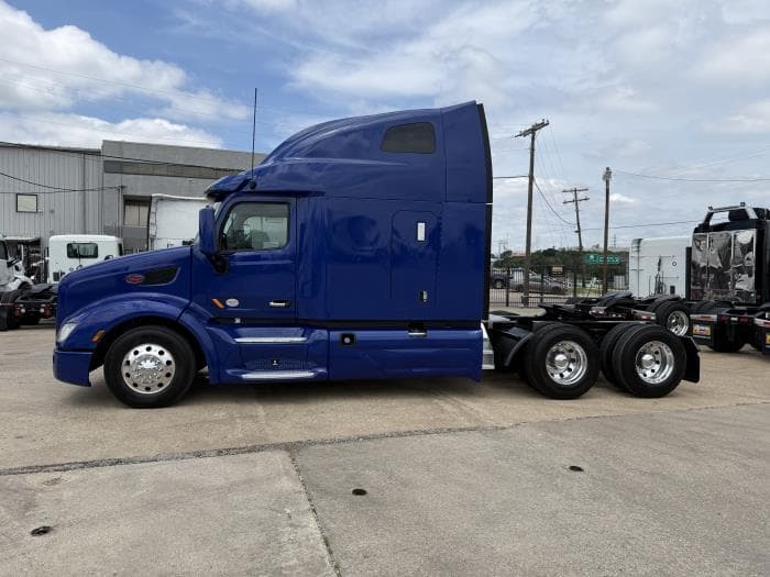 2022 Peterbilt 579 in Memphis, TN — photo 44