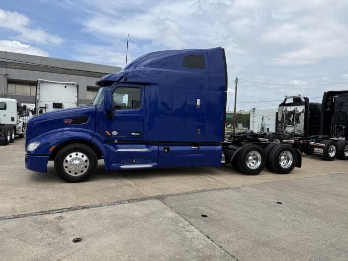 2022 Peterbilt 579 in Memphis, TN — photo 45