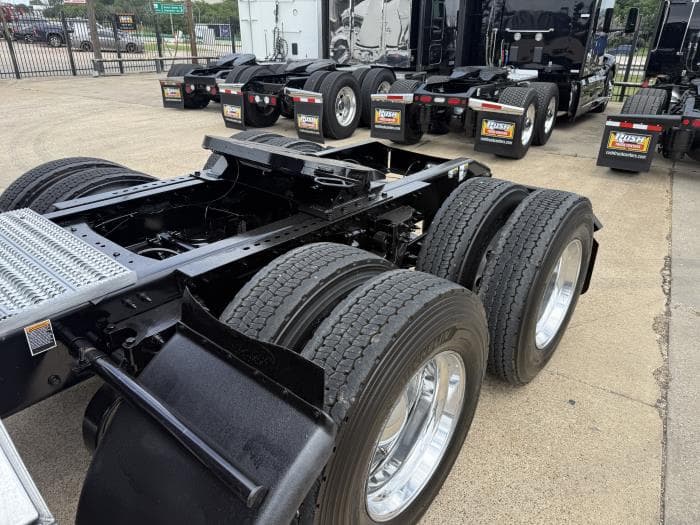 2022 Peterbilt 579 in Memphis, TN — photo 47