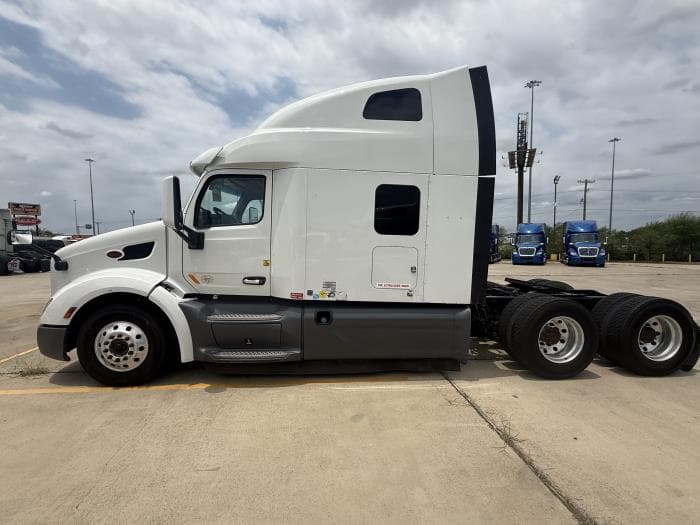 2021 Peterbilt 579 — photo 3