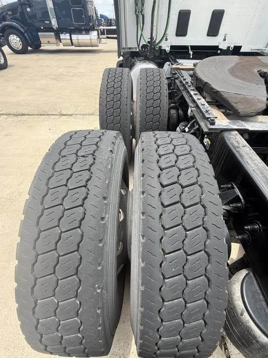 2021 Peterbilt 579 — photo 5