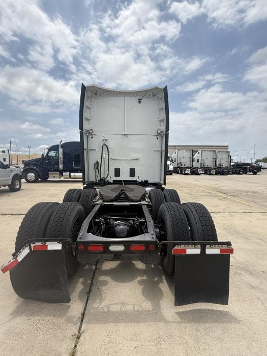 2021 Peterbilt 579 — photo 6