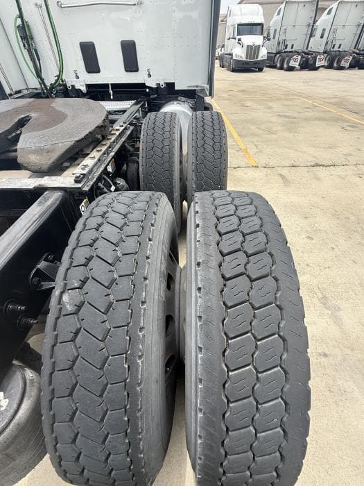 2021 Peterbilt 579 — photo 7