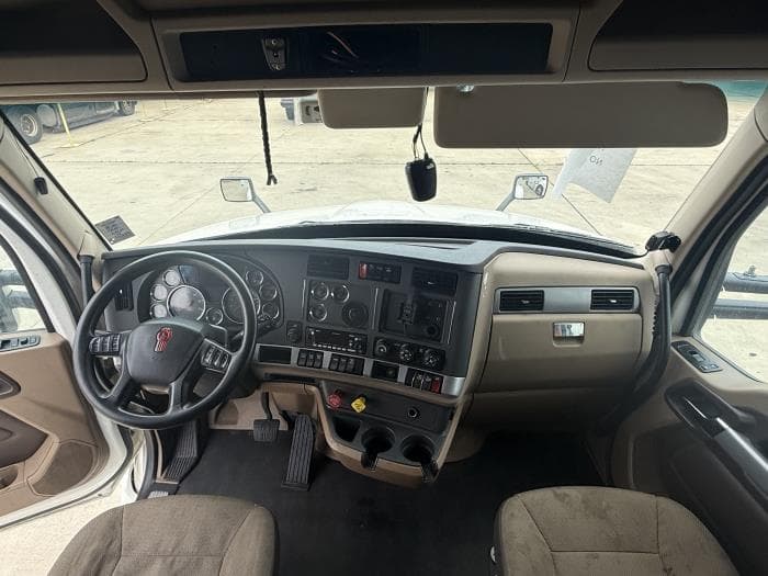 2022 Kenworth T680 — photo 11