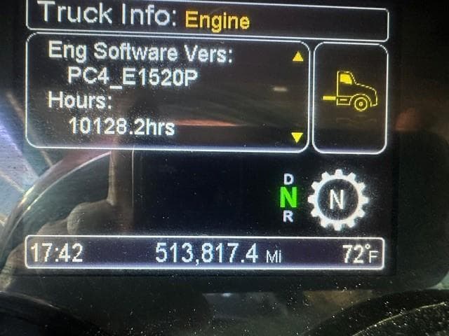2022 Peterbilt 579 — photo 2