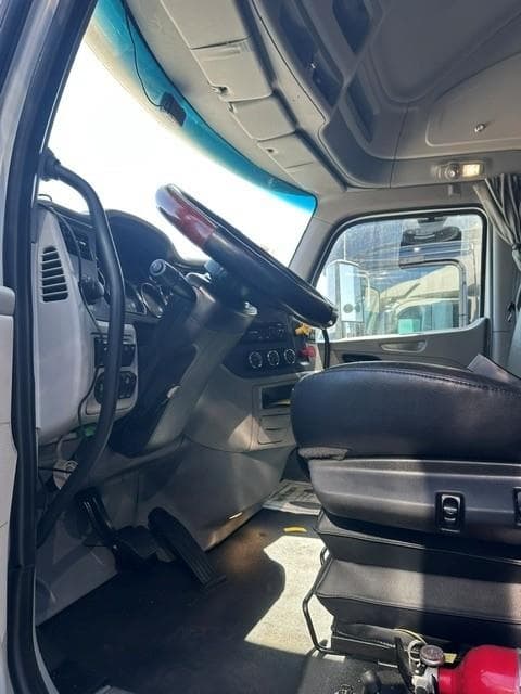 2022 Peterbilt 579 — photo 7
