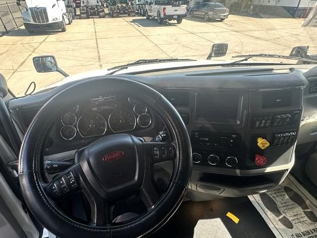 2022 Peterbilt 579 — photo 11