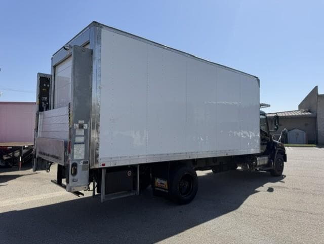 2019 Hino 268 — photo 7