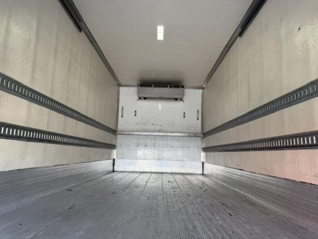 2019 Hino 268 — photo 8