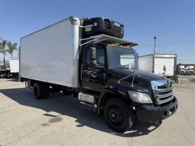 2019 Hino 268 — photo 4