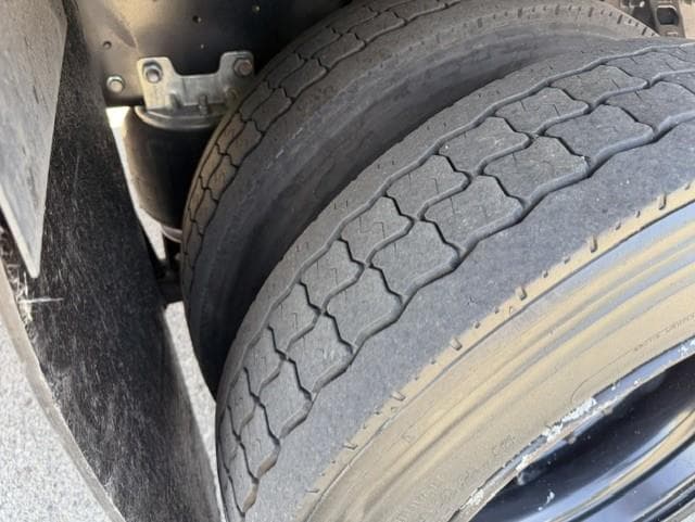 2019 Hino 268 — photo 17