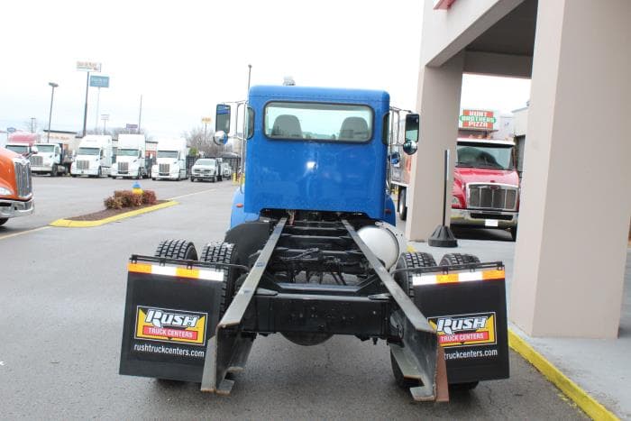 2021 Peterbilt 337 — photo 6