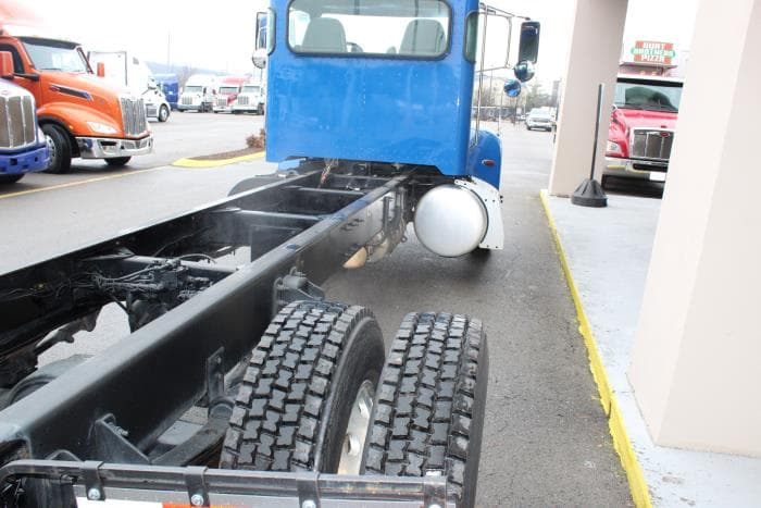 2021 Peterbilt 337 — photo 7
