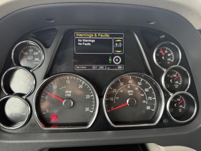 2021 Peterbilt 579 — photo 6