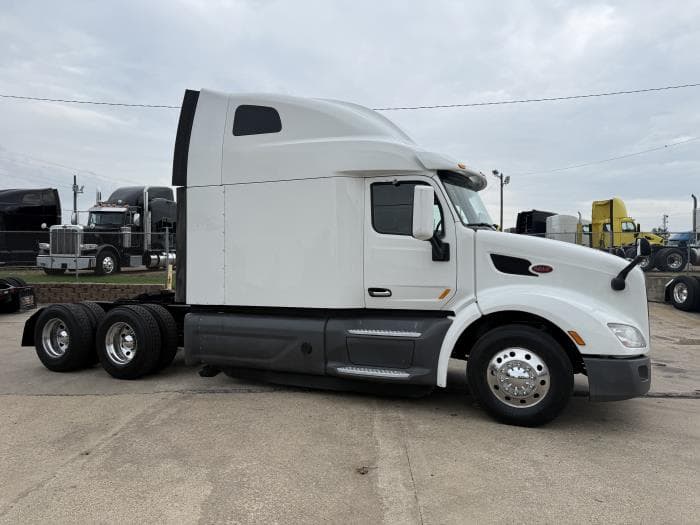 2021 Peterbilt 579 — photo 25