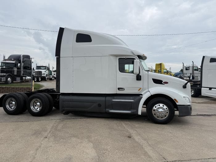 2021 Peterbilt 579 — photo 26
