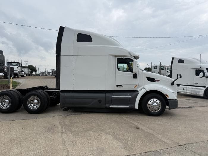 2021 Peterbilt 579 — photo 27