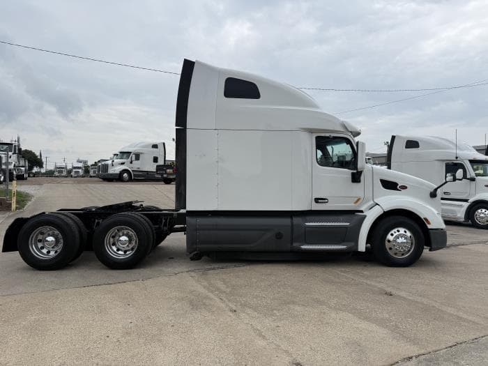 2021 Peterbilt 579 — photo 28
