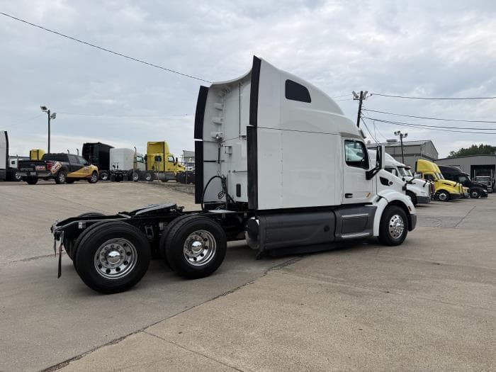 2021 Peterbilt 579 — photo 31